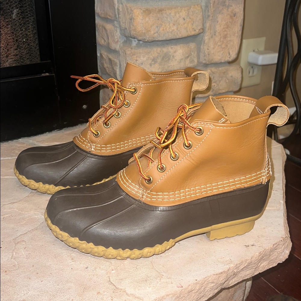 L.L. Bean 6” Women’s Bean Boots - Picture 5 of 9